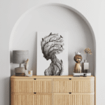 Paveikslas ant drobės šakos arkoje su baldais